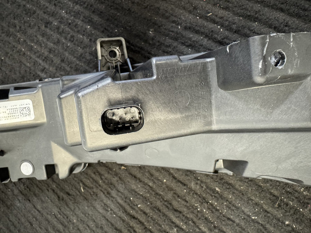 2025-2026 Rivian R1T R1S Front Left Turn Signal Lamp OEM PT00882632-D - eBay image 4