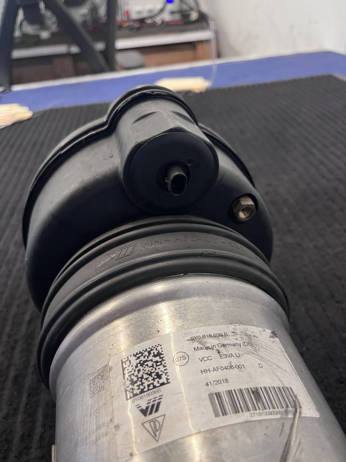 2019-2025 Porsche Cayenne E3 Front Left Air Suspension Strut OEM 9Y0616039B - eBay image 5