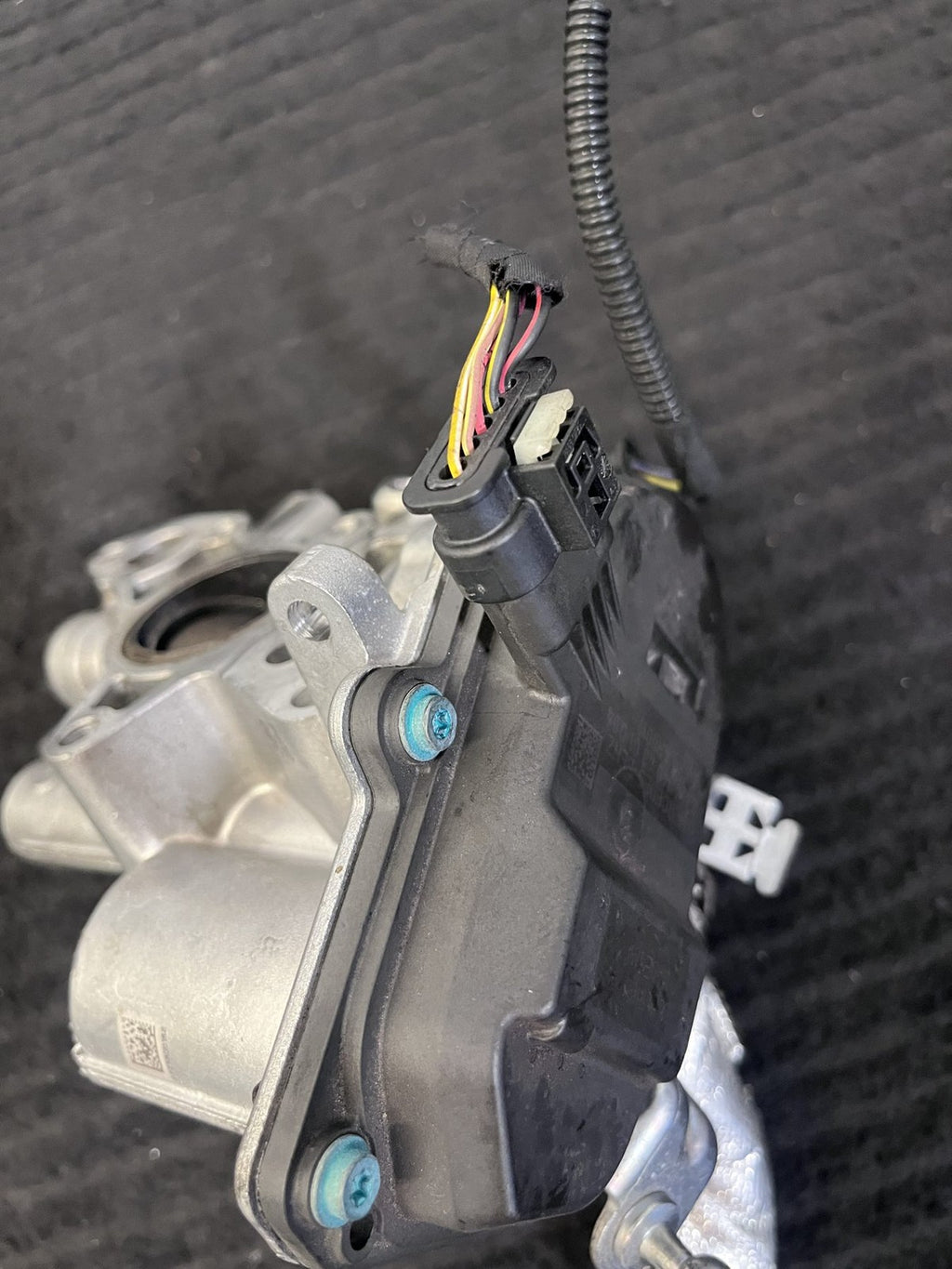 Mercedes-Benz OM654 2.0L Diesel Egr Valve Assembly With Pipes Genuine OEM - eBay image 12