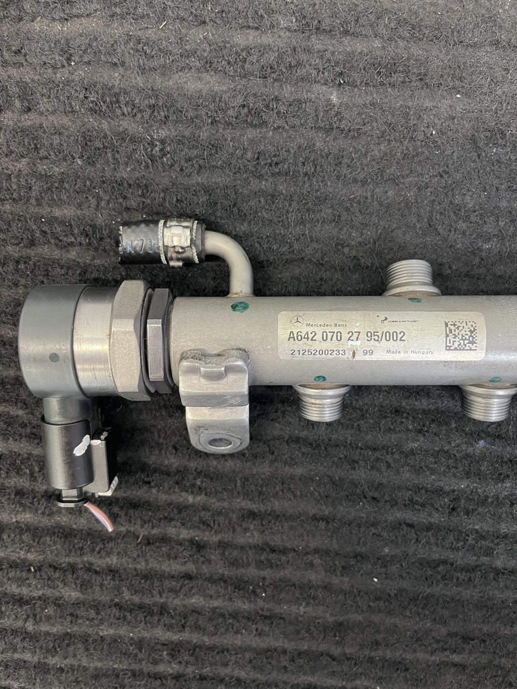2010-2022 Mercedes-Benz Sprinter OM642 Left Fuel Rail OEM A6420702795 - eBay image 2