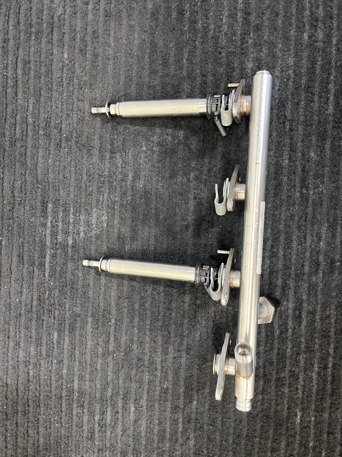 2015-2019 Mercedes-Benz C300 GLC300 E300 Fuel Rail 2 Injectors OEM A2740703800 - eBay image 3