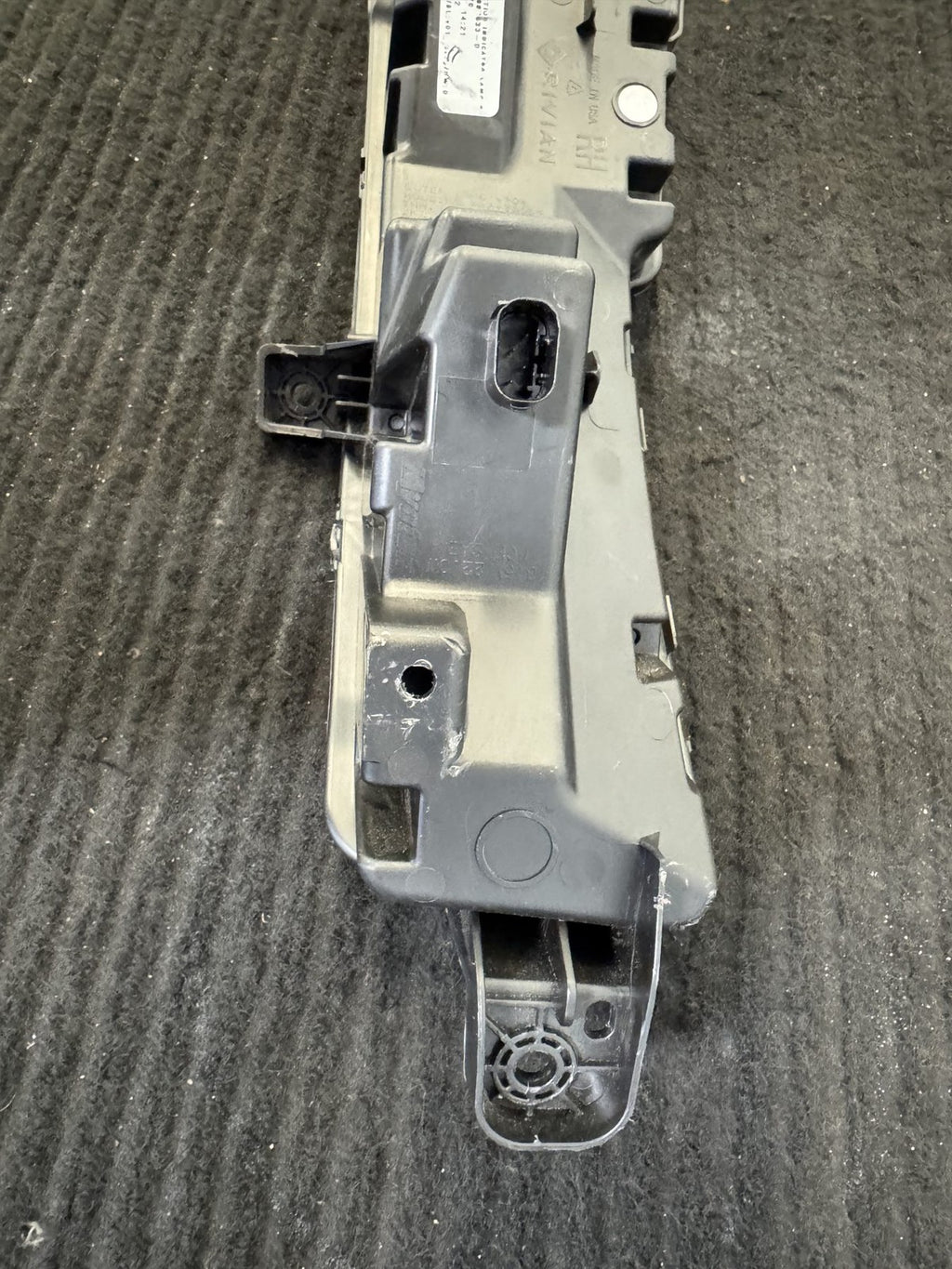 2025-2026 Rivian R1T R1S Front Right Turn Signal Lamp OEM PT00882633-D - eBay image 5