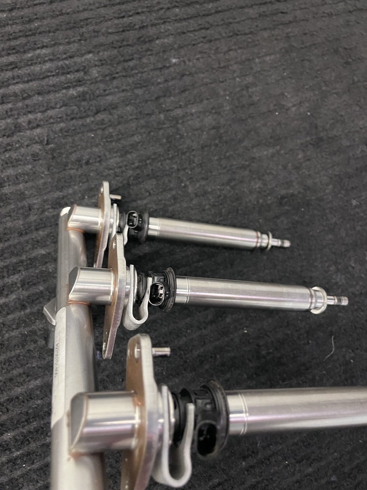 2014-2020 Mercedes-Benz CLA250 GLA250 Fuel Rail 4 Injectors OEM A2700701400 - eBay image 8