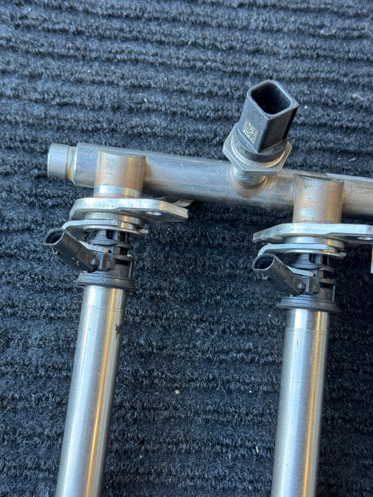 Mercedes W205 M264 Fuel Injector Rail Line Petrol OEM A2640701000 - eBay image 7