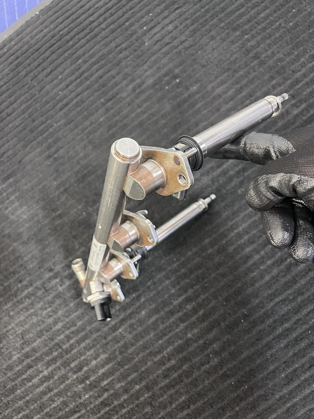 2015-2019 Mercedes-Benz C300 GLC300 E300 Fuel Rail 2 Injectors OEM A2740703800 - eBay image 11