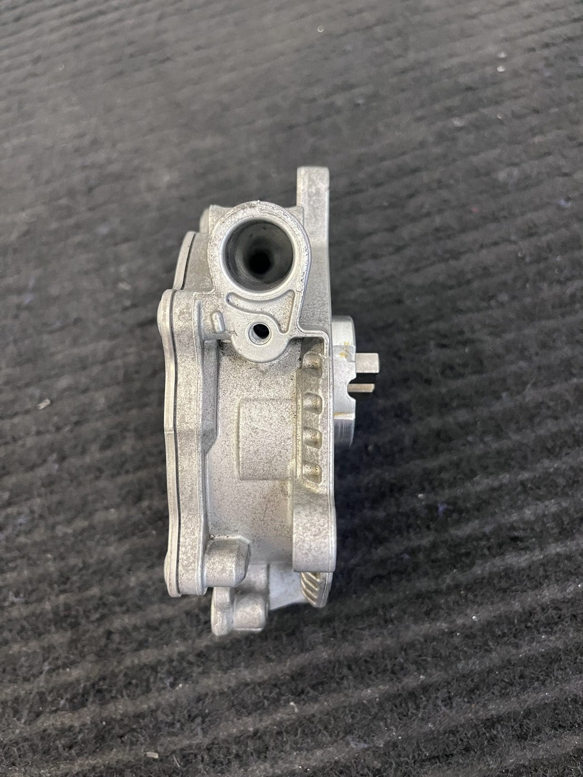 2014-2023 Mercedes-Benz M270 M274 Engine Vacuum Pump OEM A2701800901 - eBay image 1