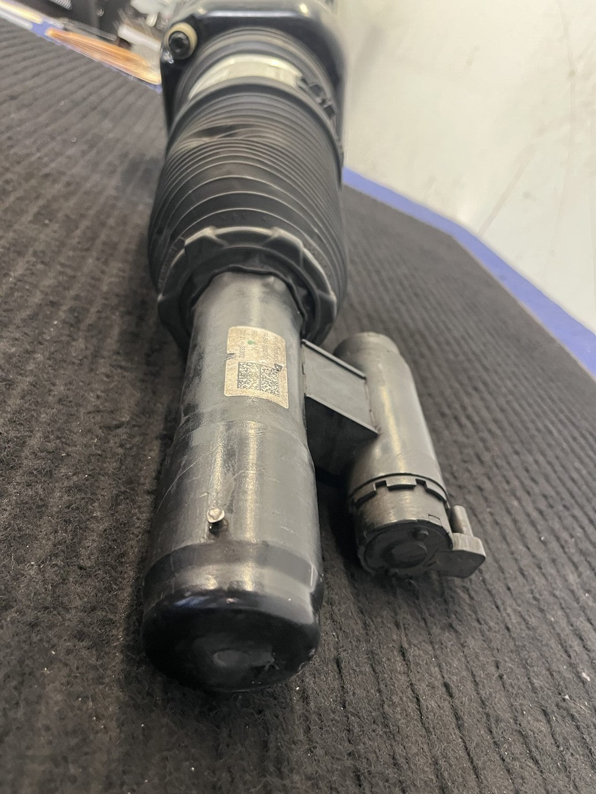 2021-2025 Rolls-Royce Ghost Front Left Air Suspension Strut OEM 37105A35375 - eBay image 5