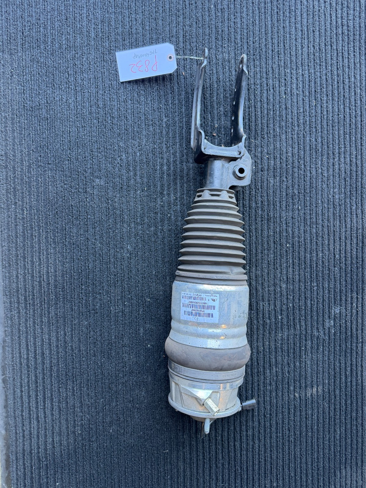 Porsche Cayenne Front Left Strut OEM 7P5616039AP 4.2L Diesel - eBay image 1