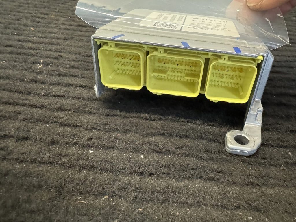 2022-2024 Rivian R1S R1T SRS Restraint Control Module OEM PT00012240-X0C - eBay image 3