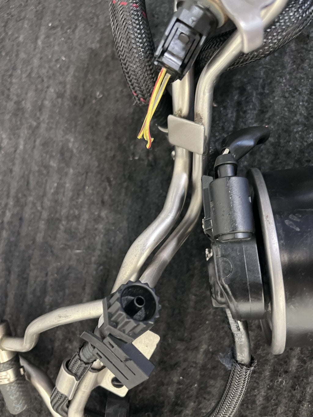 2014-2017 Mercedes-Benz Sprinter Fuel Filter Lines OEM A6510902952 OM651 - eBay image 3