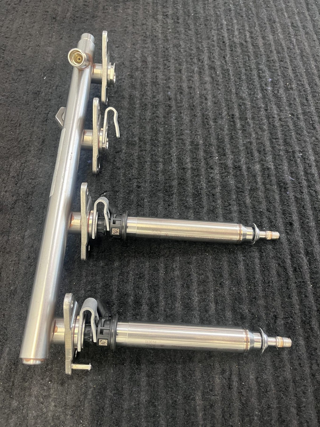 2015-2019 Mercedes-Benz C300 GLC300 E300 Fuel Rail 2 Injectors OEM A2740700995 - eBay image 3