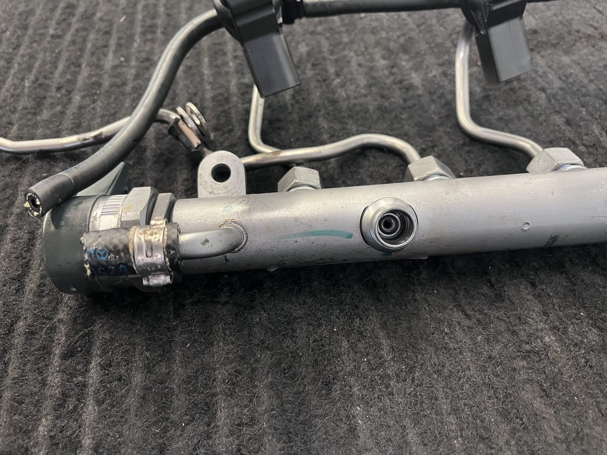 2010-2022 Mercedes-Benz Sprinter OM642 Left Fuel Rail 3 Injectors OEM A6420702795 - eBay image 7