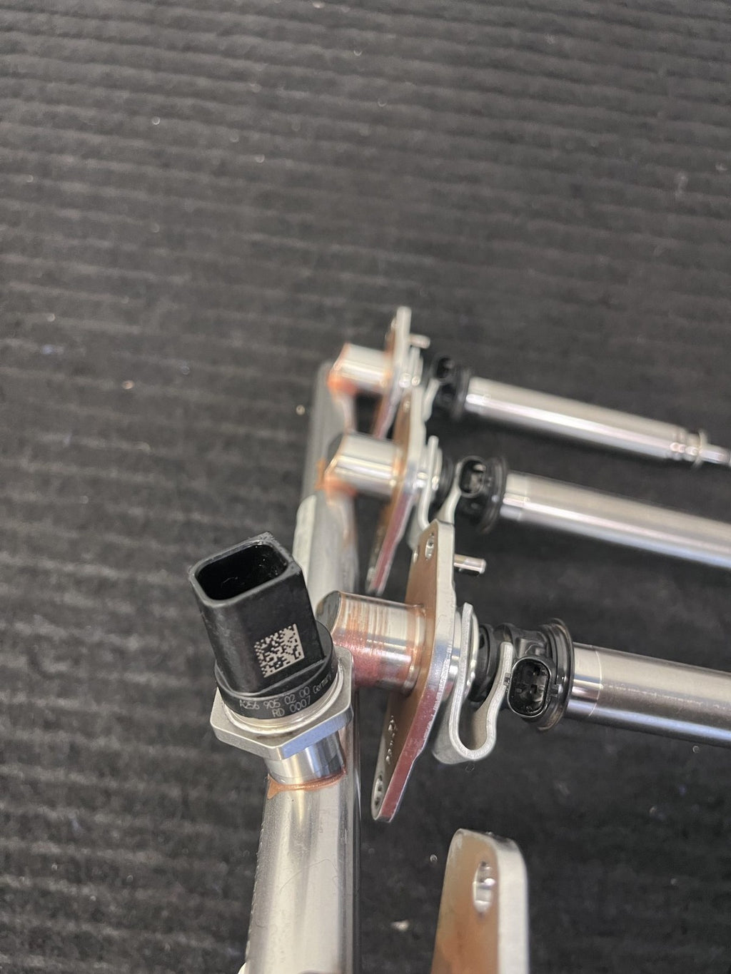 2019-2023 Mercedes-Benz C300 GLC300 E350 Fuel Rail 2 Injectors OEM A2640702000 - eBay image 6