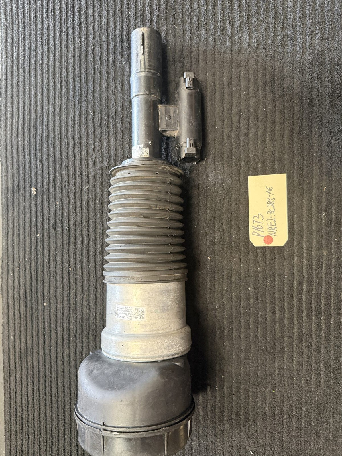 2022-2024Range Rover L460 Front Right RH Air Shock Absorber OEM M8E2-3C285-AG-AE - eBay image 1