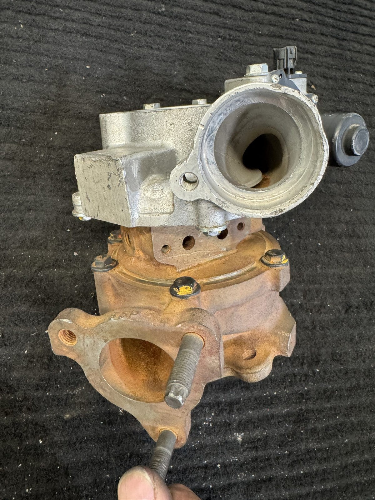 2007-2011 Toyota Land Cruiser 200 4.5L Rh Turbo OEM 17201-51020 - eBay image 5
