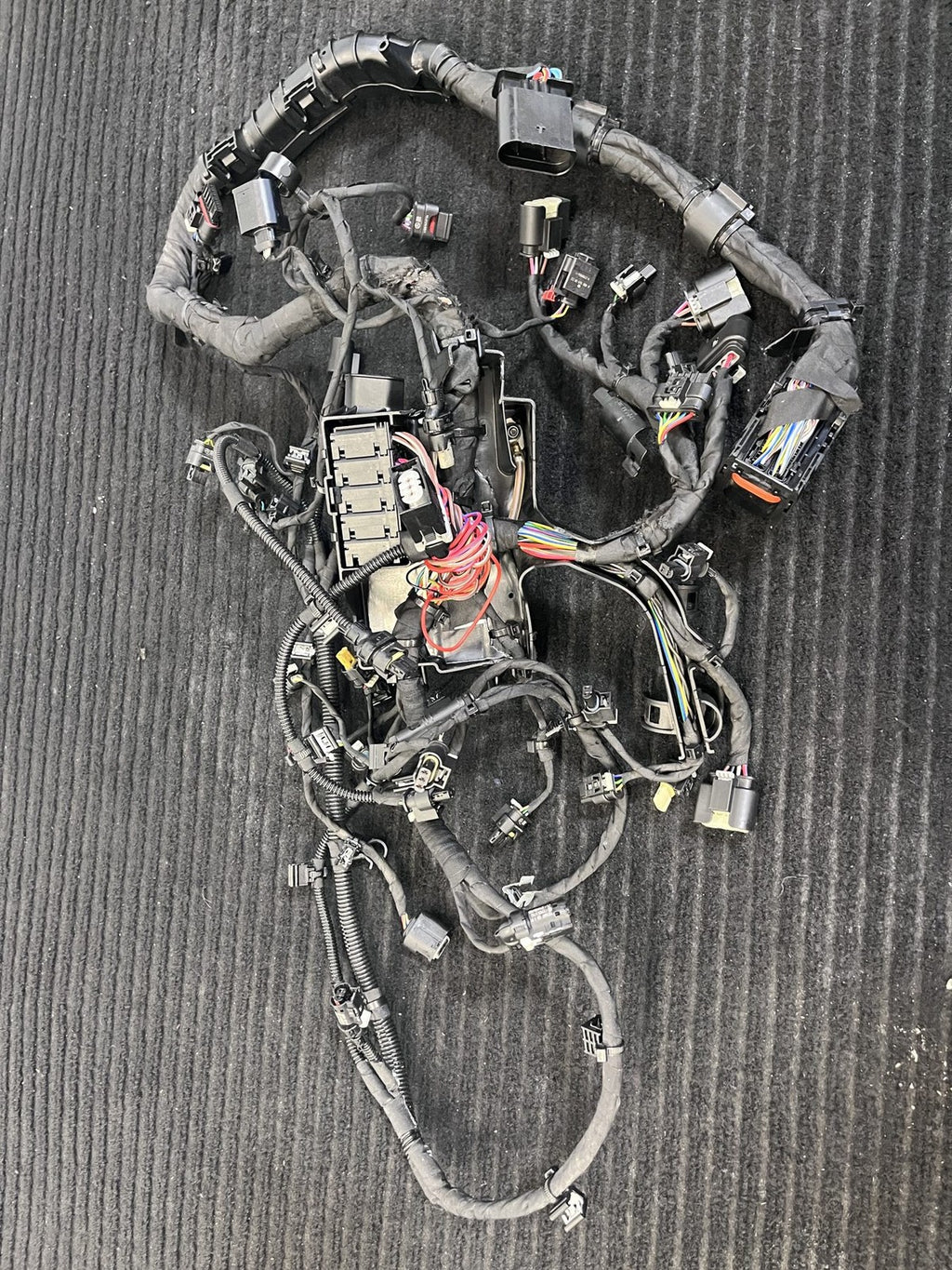 Mercedes-Benz M260 2.0L Engine Wiring Harness Loom Fuse Distribution Box OEM Used - eBay image 6