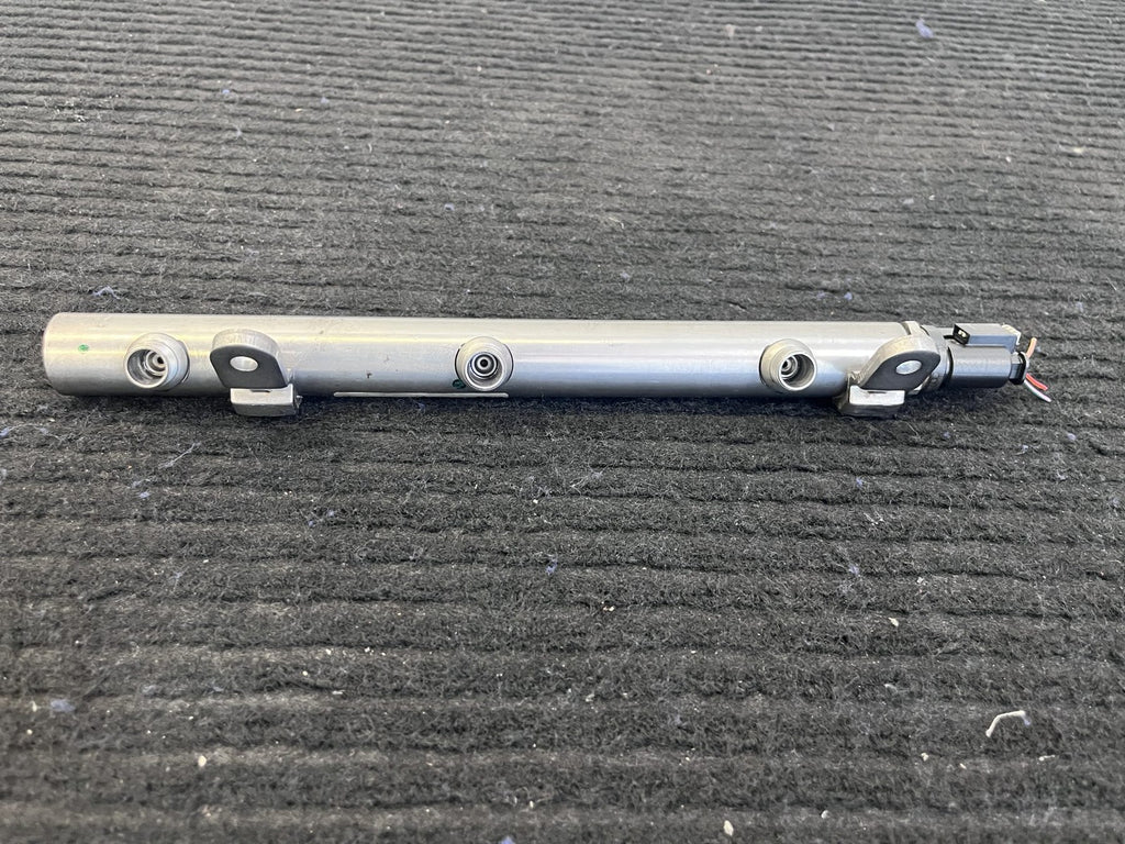 2010-2022 Mercedes-Benz Sprinter OM642 Right Fuel Rail OEM A6420703095 - eBay image 2