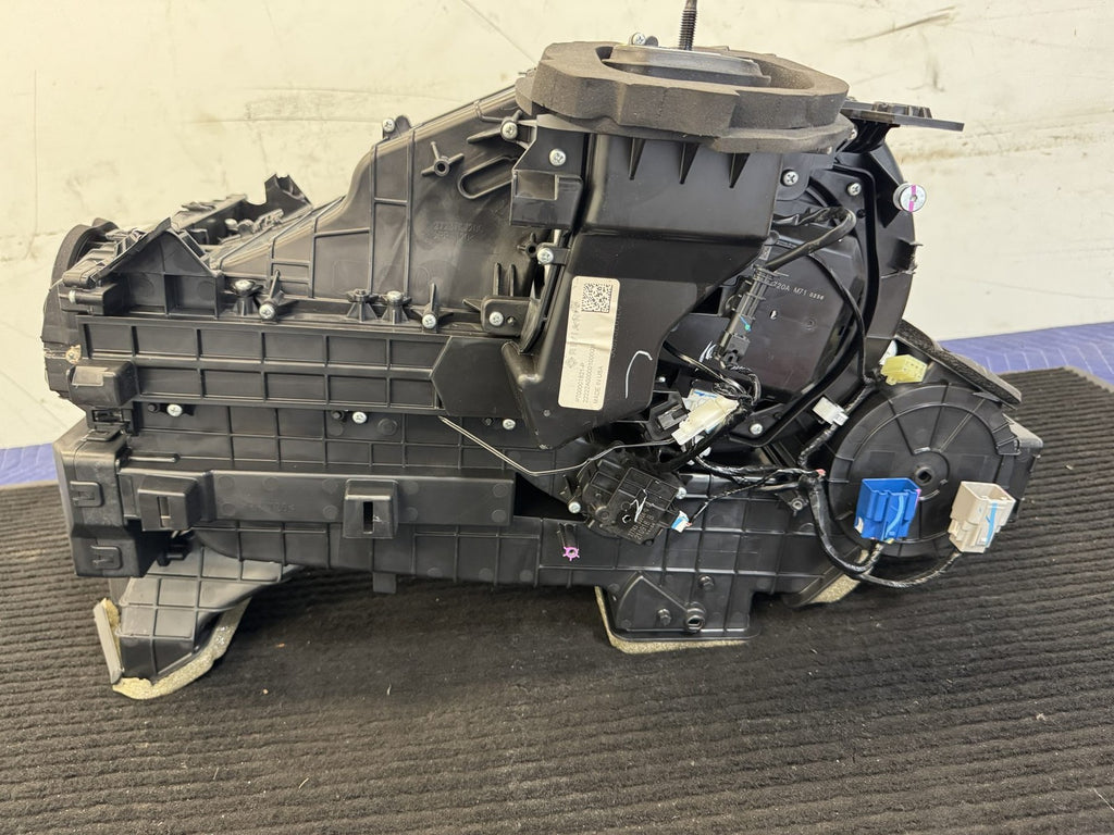 2022-2024 Rivian R1T R1S Front HVAC Heater Blower Assembly OEM PT00001821-P - eBay image 7