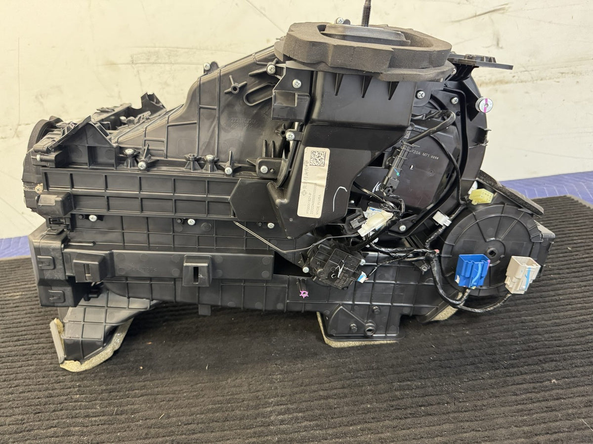 2022-2024 Rivian R1T R1S Front HVAC Heater Blower Assembly OEM PT00001821-P - eBay image 7