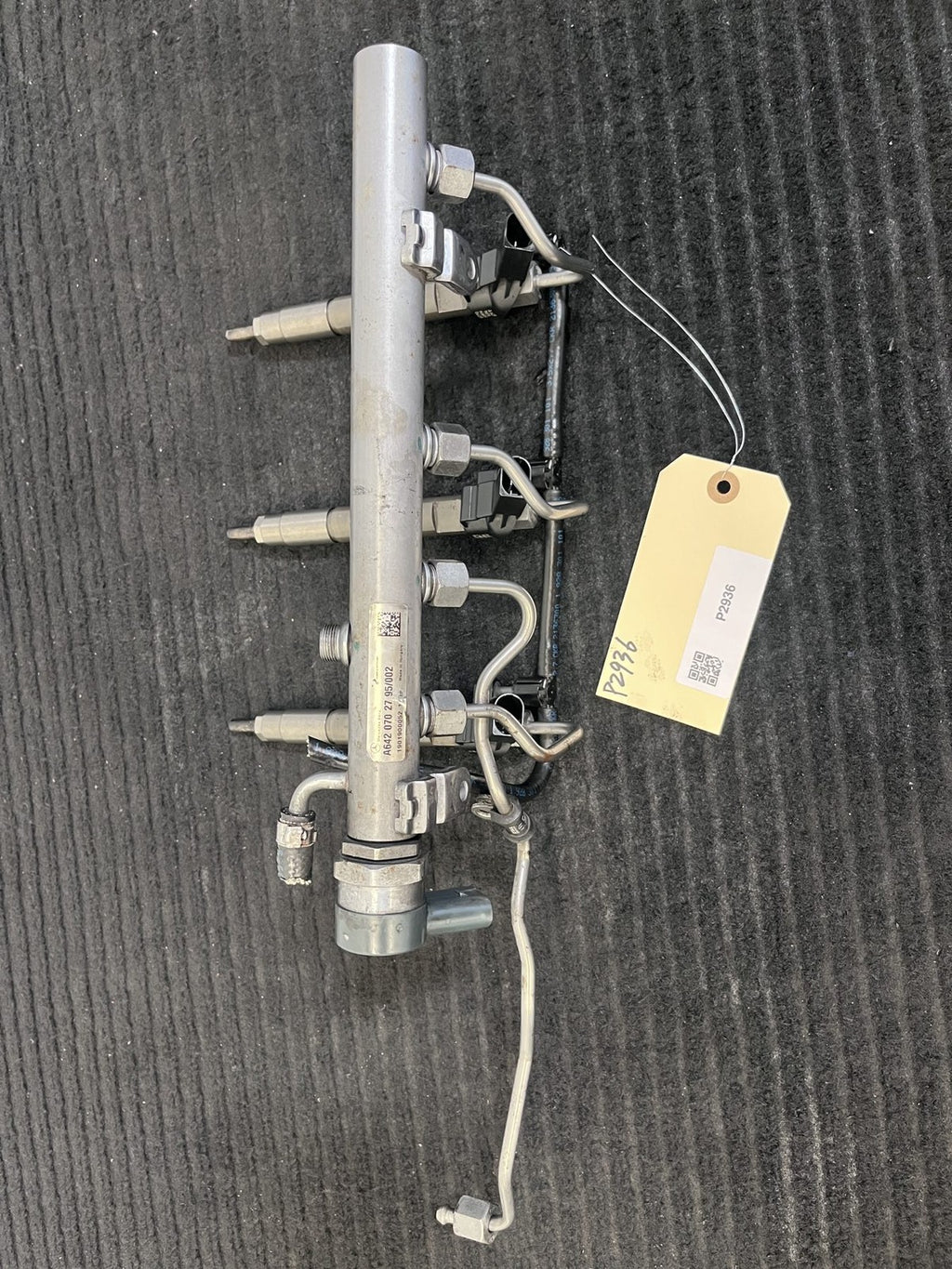 2010-2022 Mercedes-Benz Sprinter OM642 Left Fuel Rail 3 Injectors OEM A6420702795 - eBay image 1