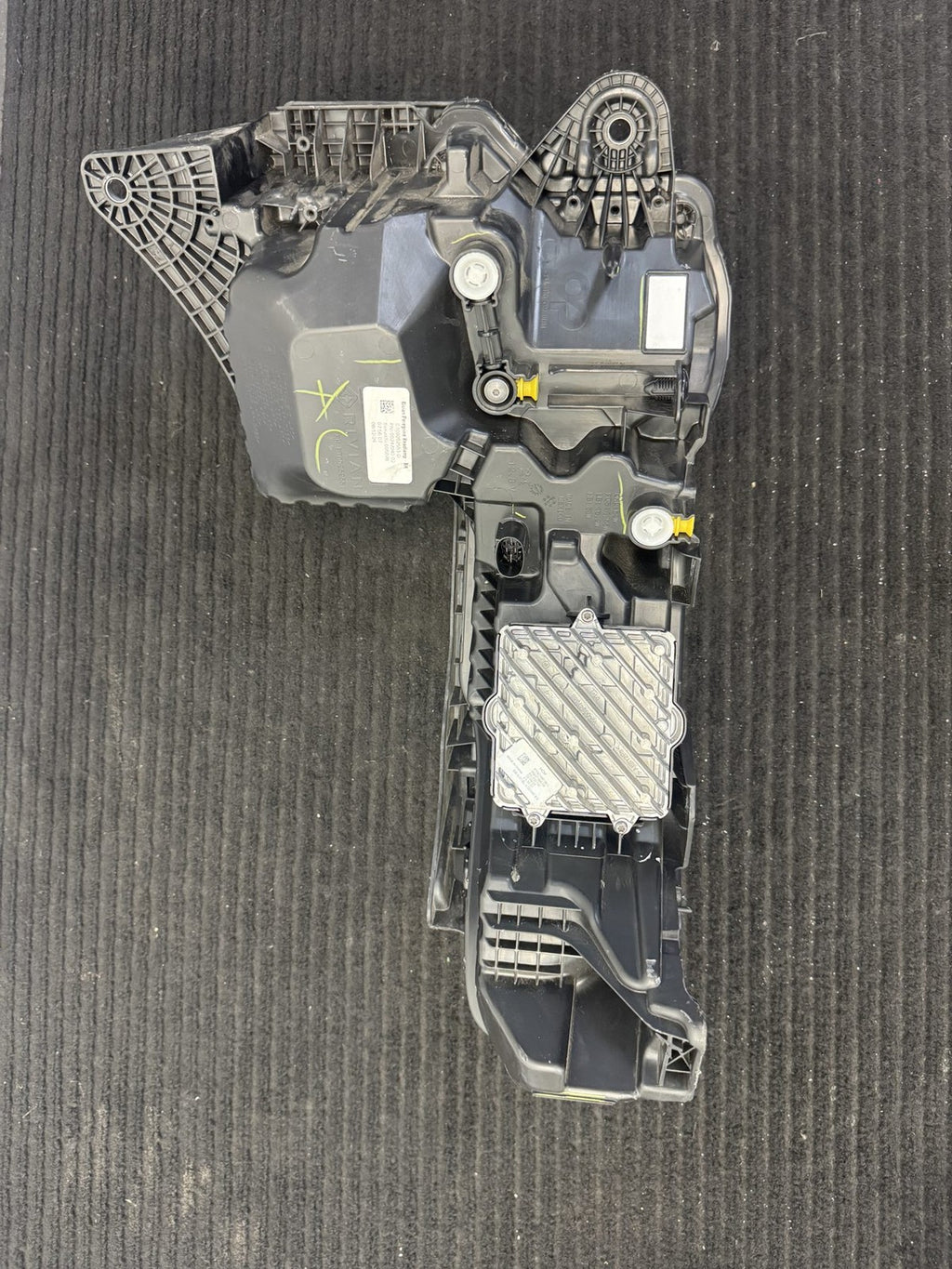 2025-2026 Rivian R1T R1S Right Dynamic LED Headlight OEM C100252551-D - eBay image 3