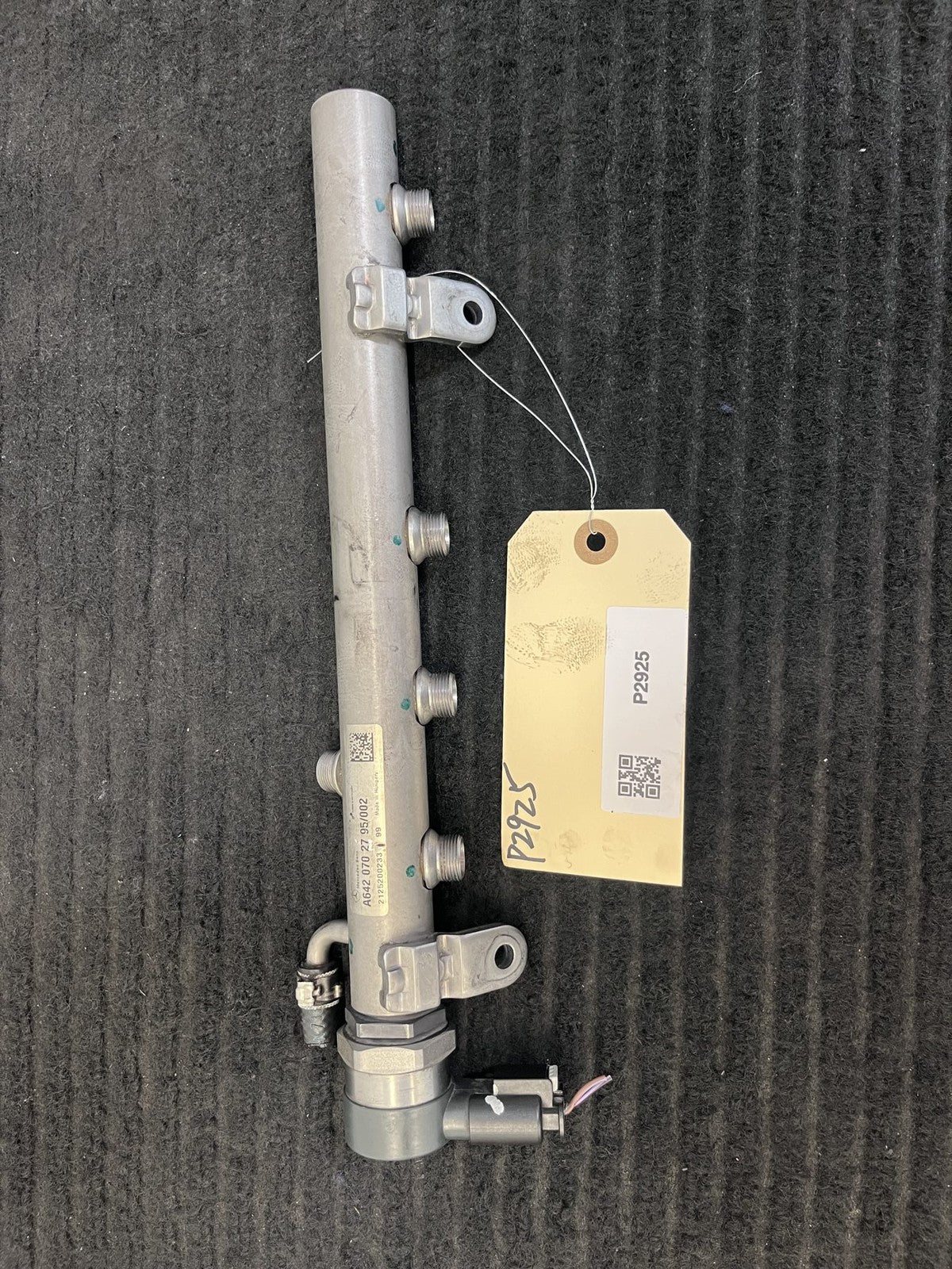 2010-2022 Mercedes-Benz Sprinter OM642 Left Fuel Rail OEM A6420702795 - eBay image 1