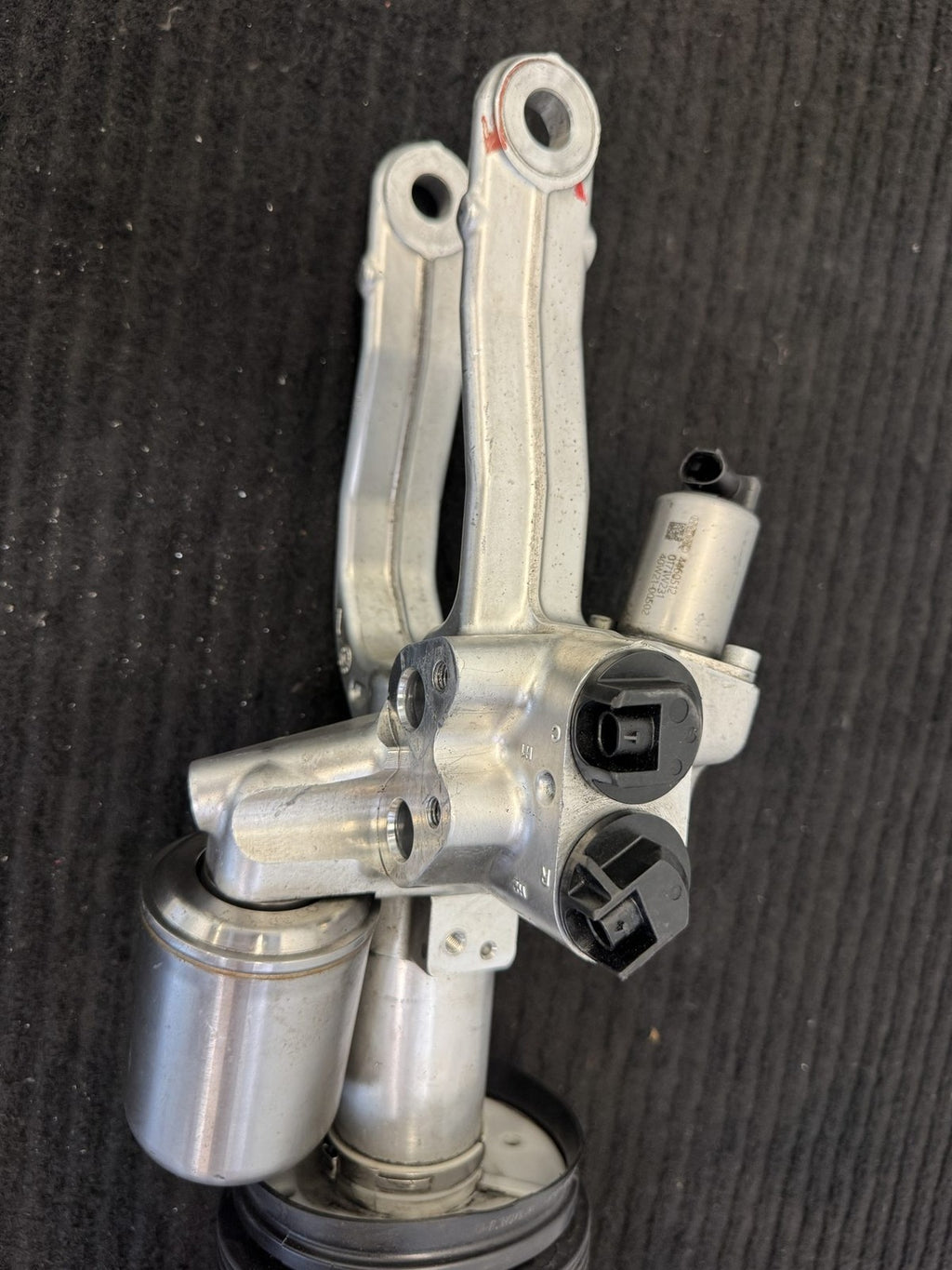 2022-2024 Rivian R1T Front Left Air Suspension Strut OEM C100002751-G - eBay image 4