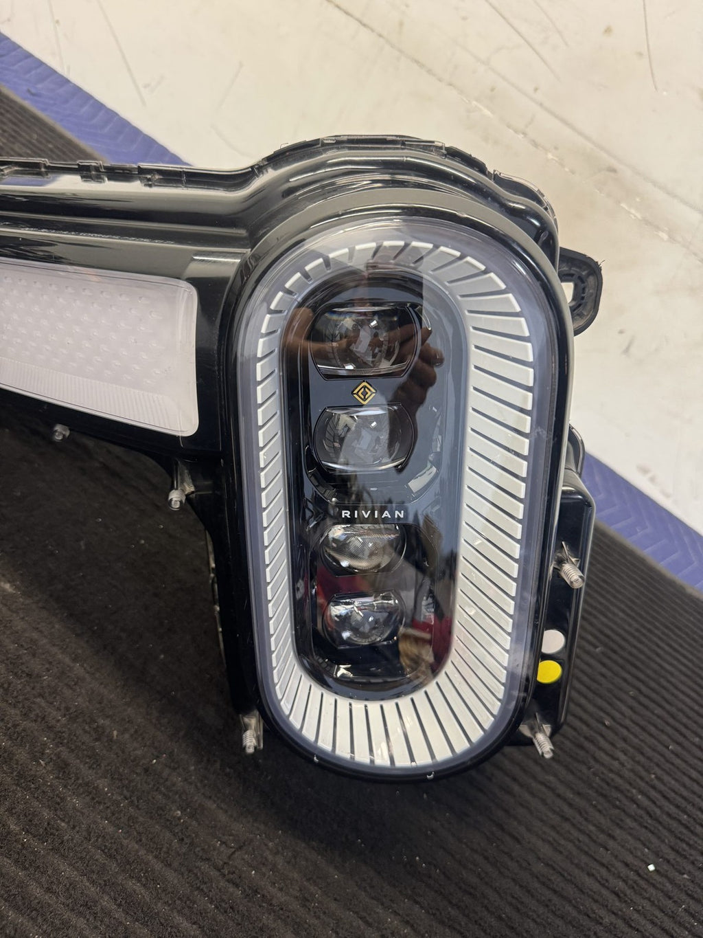 2022-2024 Rivian R1T R1S Right Passenger LED Headlight OEM PT00000464-P - eBay image 6