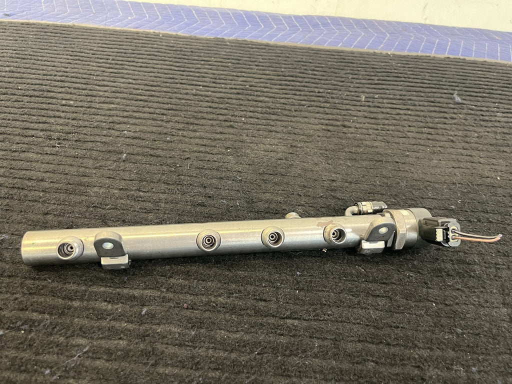 2010-2022 Mercedes-Benz Sprinter OM642 Left Fuel Rail OEM A6420702795 - eBay image 2
