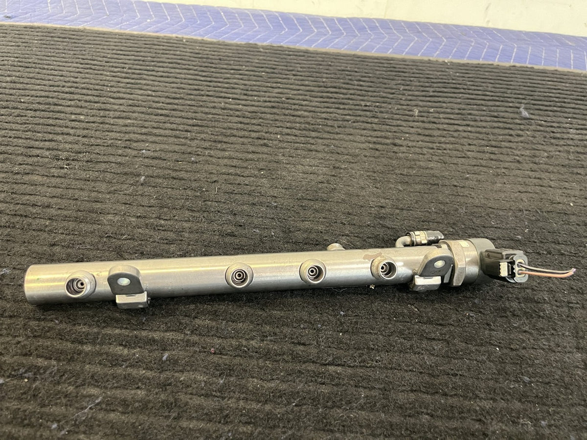 2010-2022 Mercedes-Benz Sprinter OM642 Left Fuel Rail OEM A6420702795 - eBay image 2
