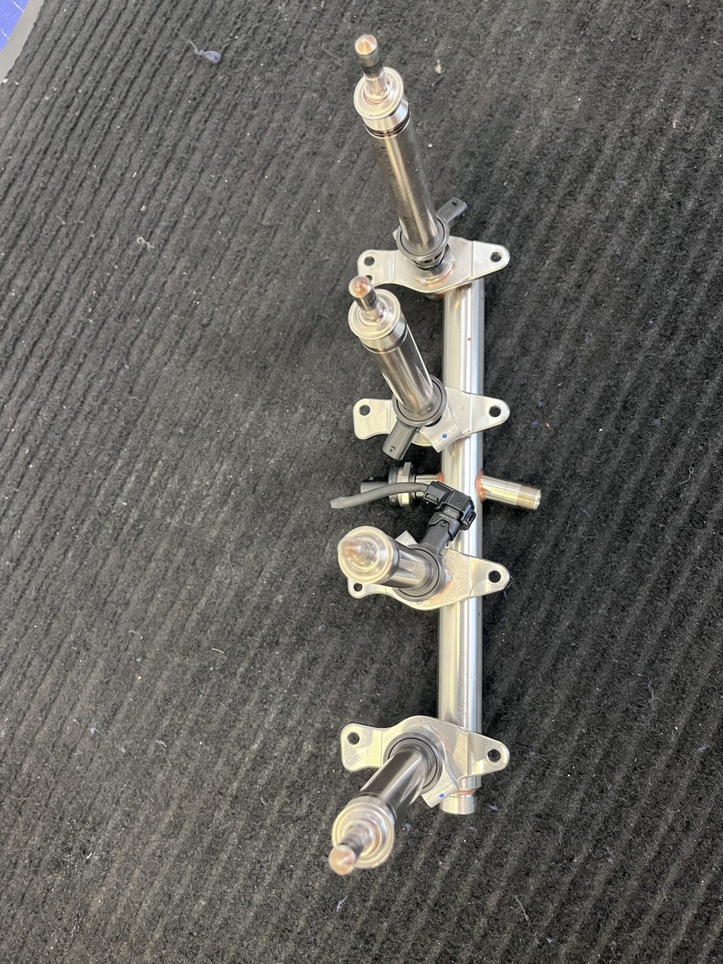 2018-2021 Mercedes-Benz AMG E63 GLC63 G63 GT63 Fuel Rail 4 Injectors A1770706600 - eBay image 4