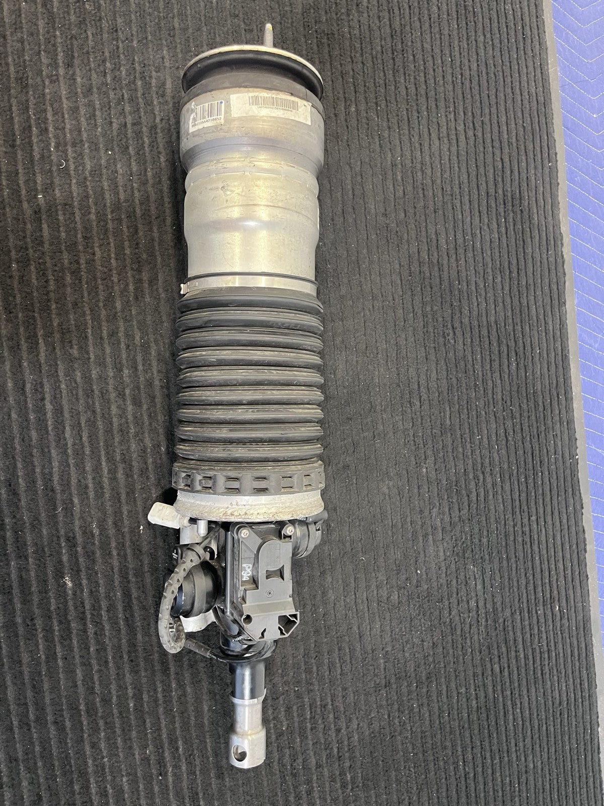 2015-2017 Rolls-Royce Wraith Front Left Air Suspension Strut OEM 37106868823 - eBay image 10