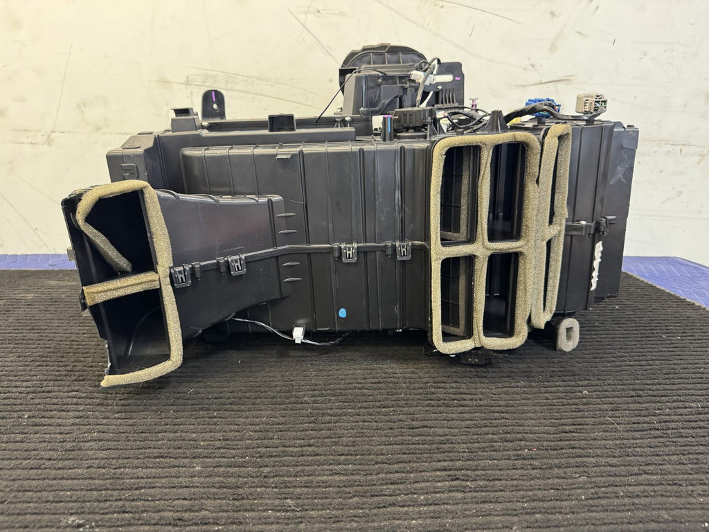 2022-2024 Rivian R1T R1S Front HVAC Heater Blower Assembly OEM PT00001821-P - eBay image 9