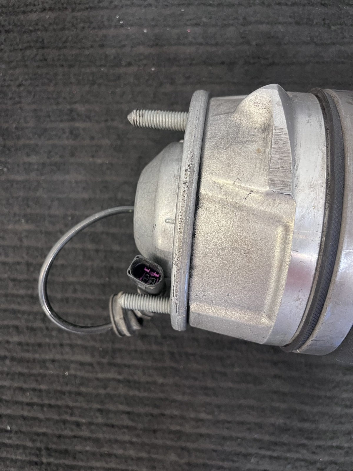 2015-2018 Porsche Cayenne Front Right Air Suspension Strut OEM 7P5616040AP - eBay image 3