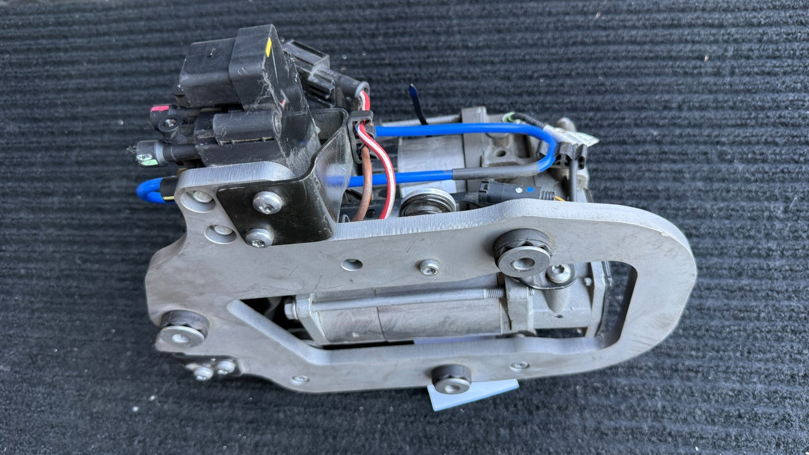 Rolls-Royce Ghost RR4 Air Suspension Compressor Pump OEM 37206896572-01 - eBay image 3