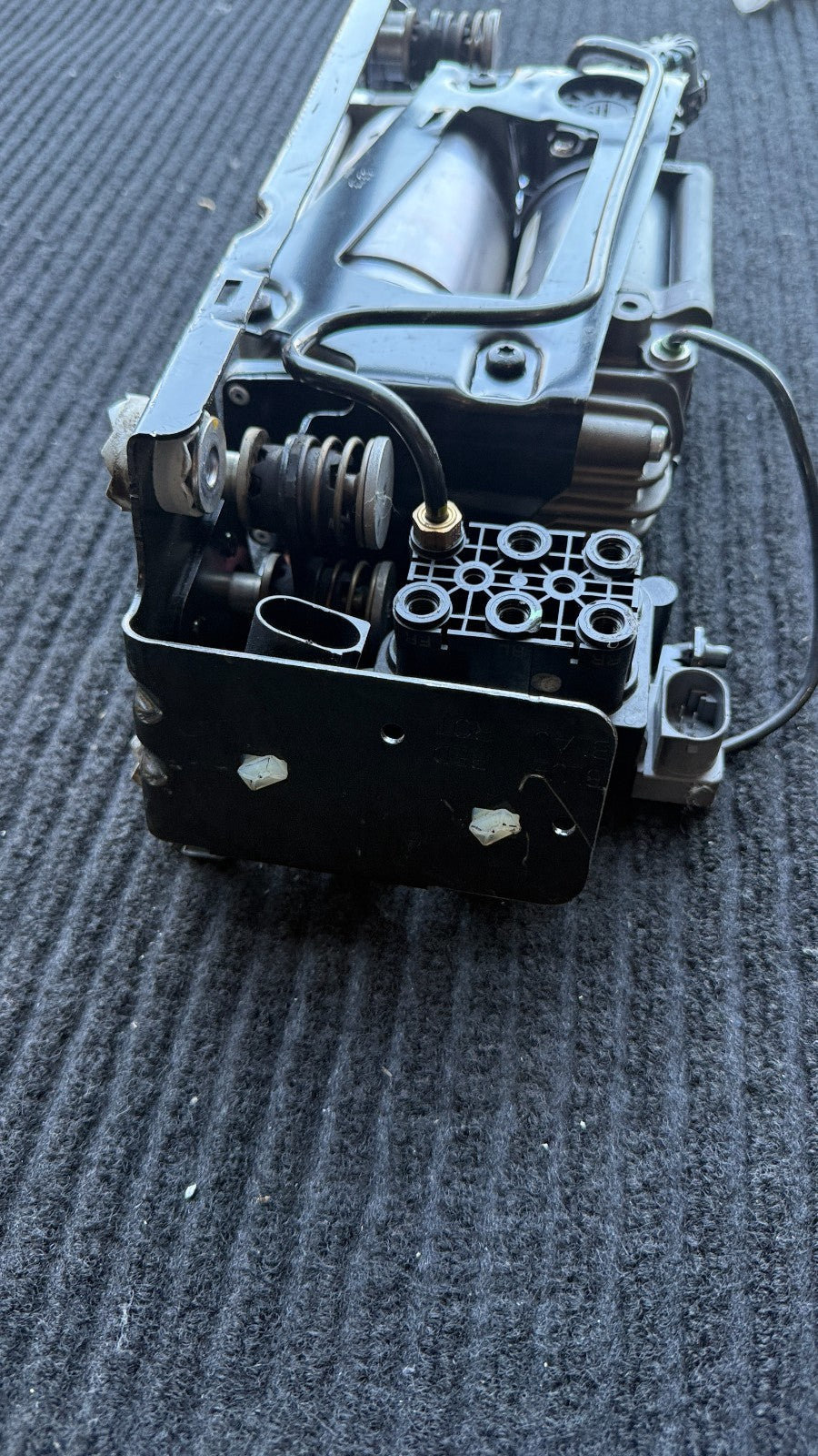 2008-2019 Rolls-Royce Ghost RR4 Air Suspension Compressor Pump OEM37206886059-01 - eBay image 5