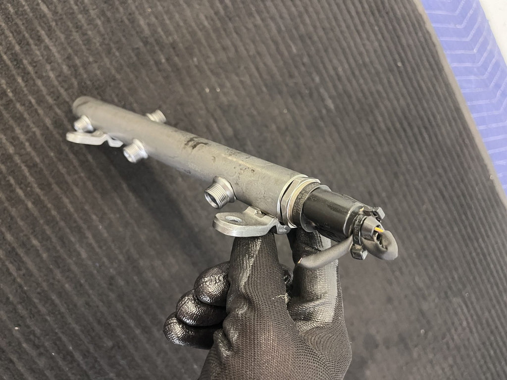 2010-2022 Mercedes-Benz Sprinter OM642 Right Fuel Rail OEM A6420703095 - eBay image 5