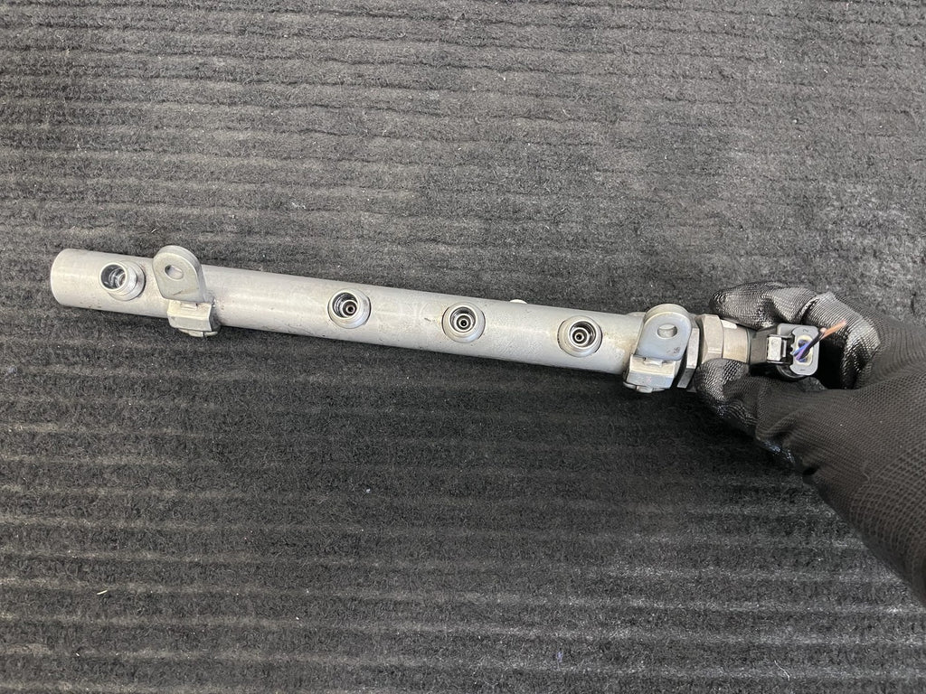 2010-2022 Mercedes-Benz Sprinter OM642 Left Fuel Rail OEM A6420702795 - eBay image 4