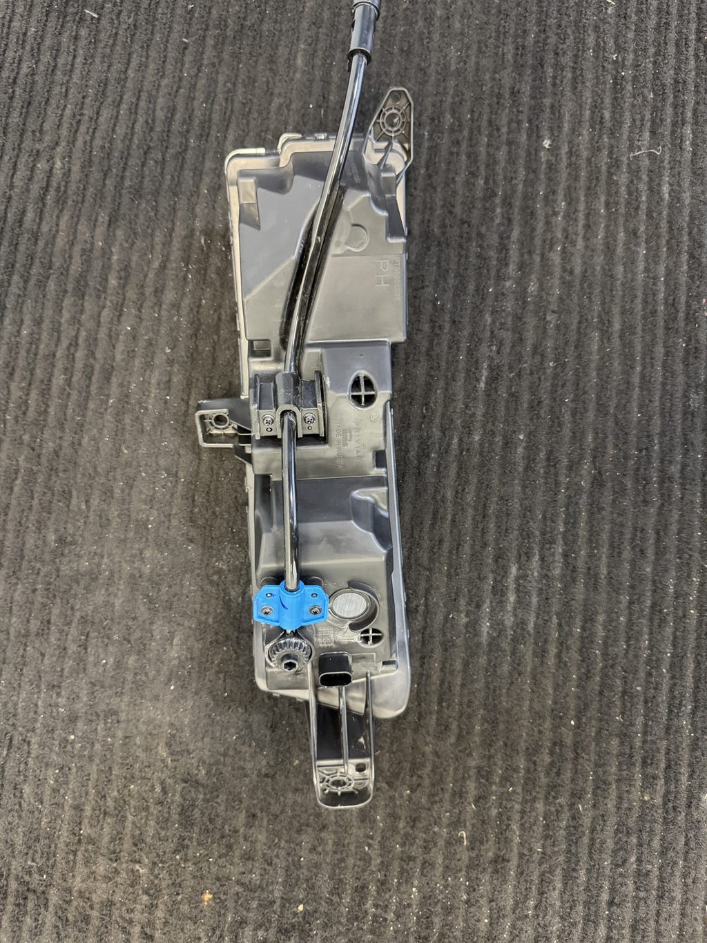 2022-2024 Rivian R1T R1S Front Right Fog Cornering Lamp OEM PT00058037-C - eBay image 3