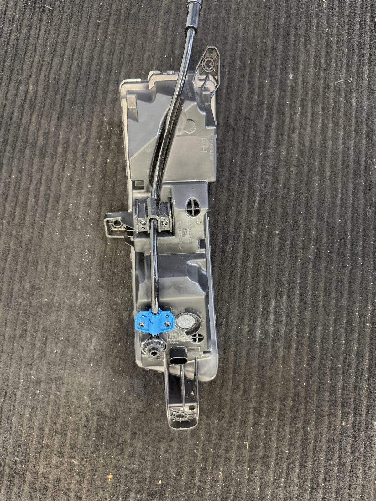 2022-2024 Rivian R1T R1S Front Right Fog Cornering Lamp OEM PT00058037-C - eBay image 3