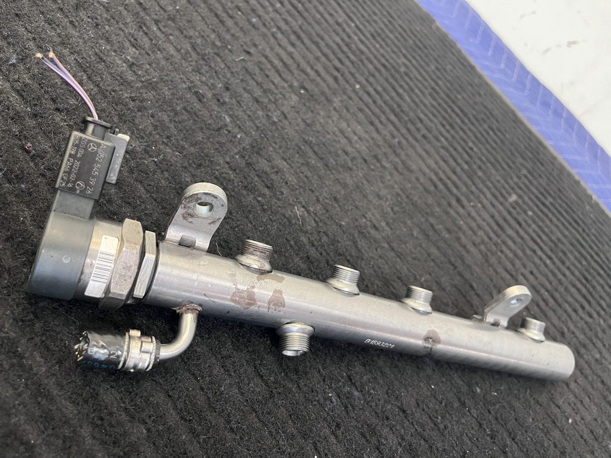 2010-2022 Mercedes-Benz Sprinter OM642 Left Fuel Rail OEM A6420702795 - eBay image 3