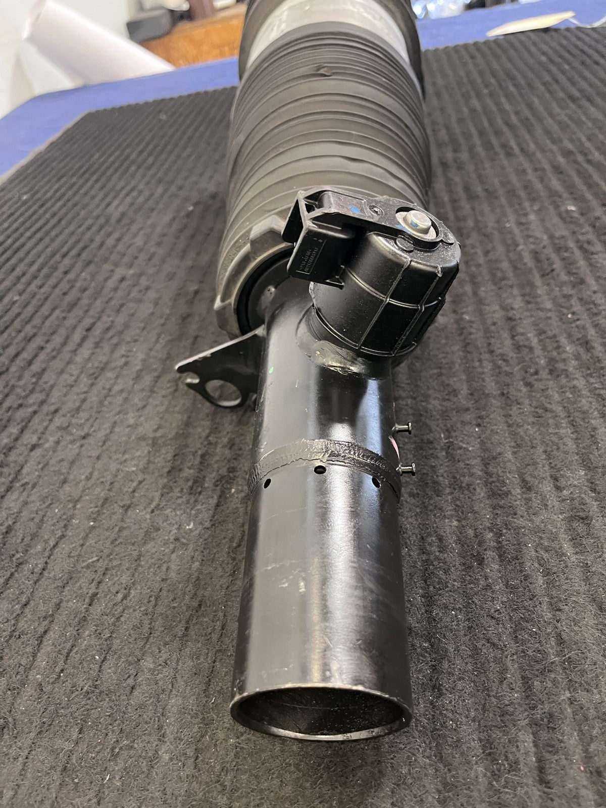 2019-2025 BMW X5 G05 Front Right Air Suspension Strut OEM 37106892426 - eBay image 7