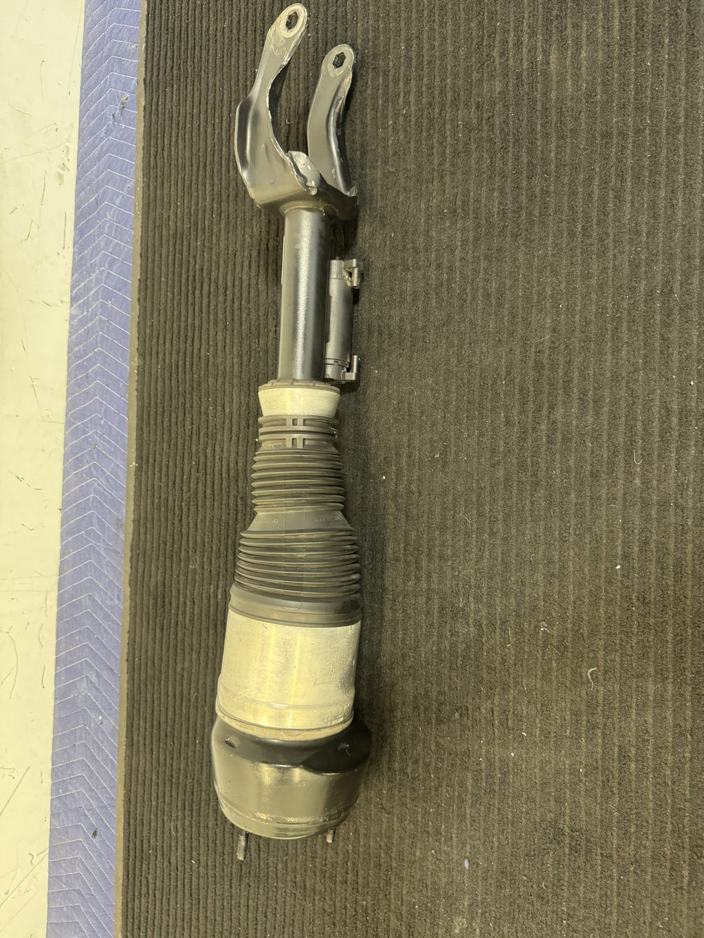 2016-2019 Mercedes-Benz GLE63 S AMG C292 Front Left Air Suspension Strut A2923202300 - eBay image 7