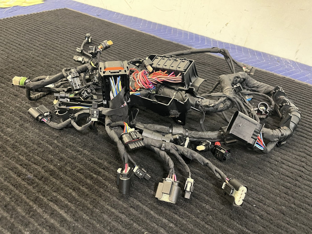 Mercedes-Benz M260 2.0L Engine Wiring Harness Loom Fuse Distribution Box OEM Used - eBay image 12