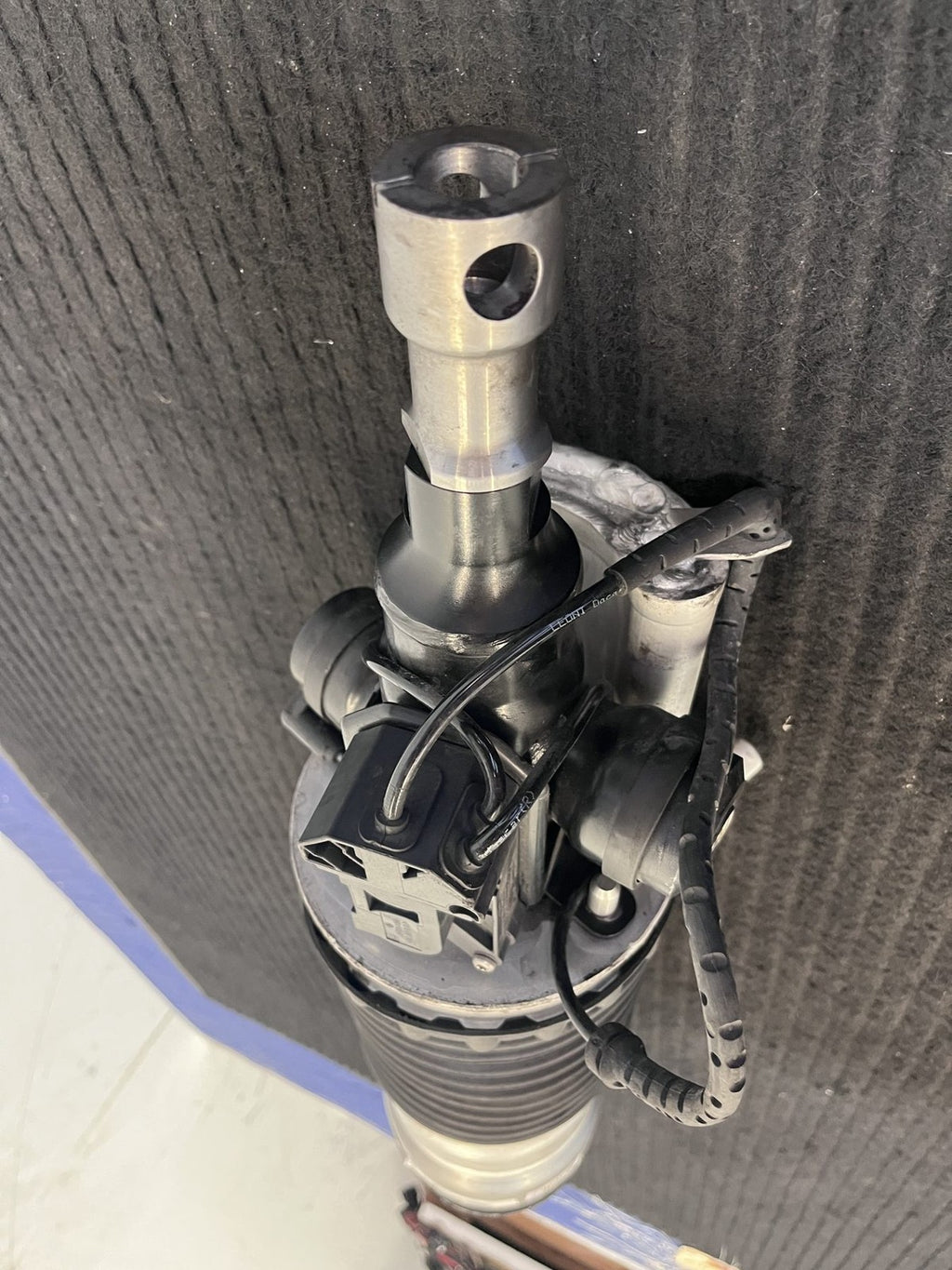 2015-2017 Rolls-Royce Wraith Front Left Air Suspension Strut OEM 37106868823 - eBay image 8