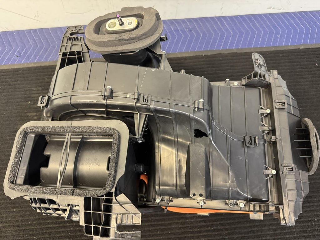 2022-2024 Rivian R1T R1S Front HVAC Heater Blower Assembly OEM PT00001821-P - eBay image 5