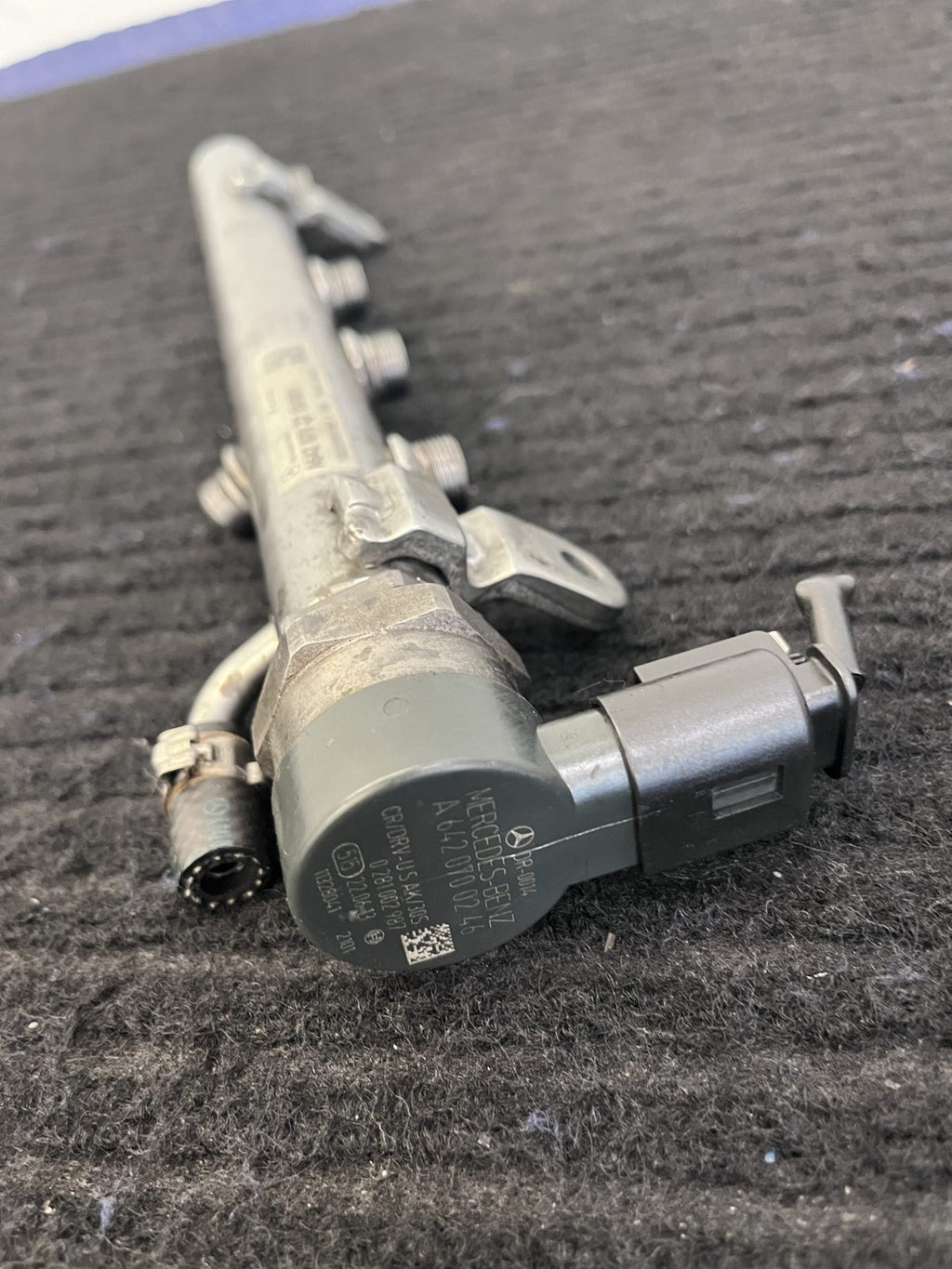 2010-2022 Mercedes-Benz Sprinter OM642 Left Fuel Rail OEM A6420702795 - eBay image 5