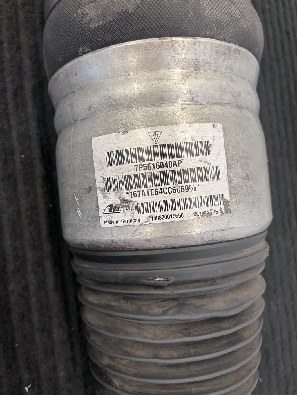 2015-2018 Porsche Cayenne Front Right Air Suspension Strut OEM 7P5616040AP - eBay image 2