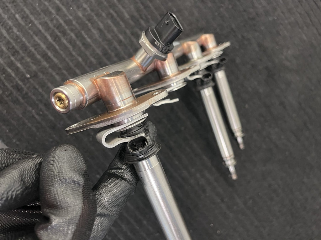 2016-2021 Mercedes-Benz C63 AMG Fuel Rail 3 Injectors OEM A2740704800 - eBay image 6
