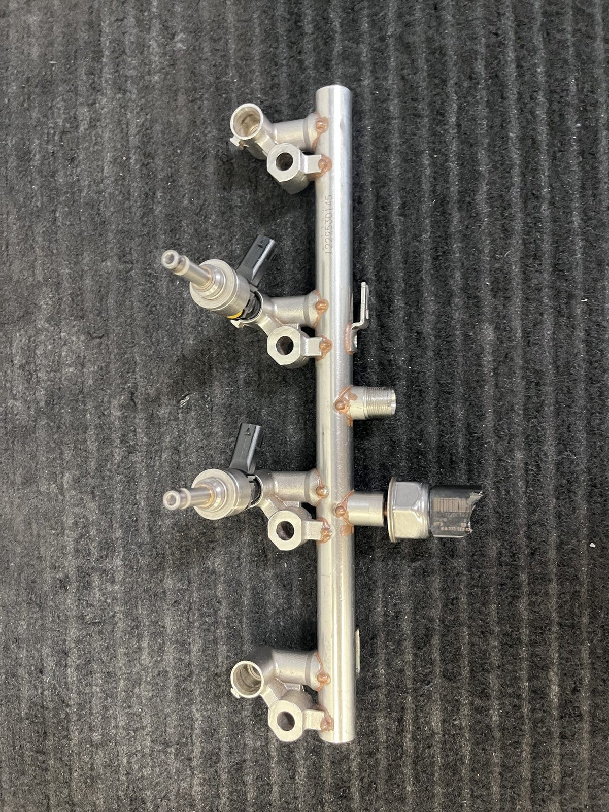 2012-15 Mercedes-Benz C250 SLK250 Fuel Rail 2 Injectors Damaged OEM A2710705495 - eBay image 3